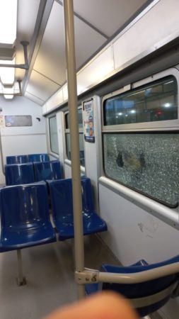 Campania, in tre giorni Eav subisce tre atti vandalici 5 finestrini etr flegree 2