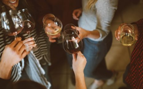 Party aziendali: quali sono le ultime tendenze? 4 kelsey chance tAH2cA BL5g unsplash