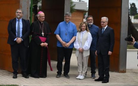 Caivano, la Meloni all'inaugurazione del centro sportivo: "Esporteremo questo modello in molte altre Caivano d'Italia" 6 meloni caivano ansa