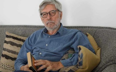 Saviano, conferimento e consegna della "Cittadinanza onoraria" allo scrittore Domenico Starnone. Sindaco Simonelli: "Orgogliosi ed emozionati" 4 starnelli1