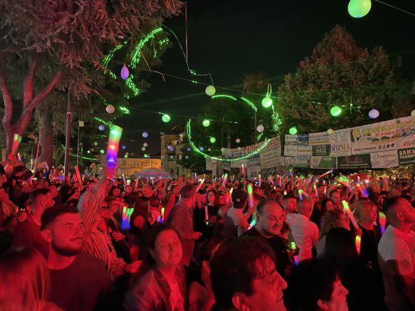 Somma Vesuviana, un trionfo di pubblico per “Nostalgia90” 7 152nostalgia