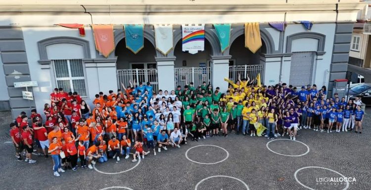 Scisciano, un’onda di contagioso entusiasmo: la XX Edizione della Festa dell’Arcobaleno si chiude in uno sfolgorante bagliore di grande bellezza 5 417471339 8041223272596796 5217098168232130652 n