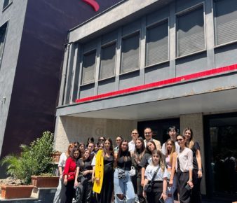 Napoli, Scuola: gli studenti dell'Istituto "Isabella D'Este" entrano nell'alta sartoria 5 iSABELLA DeSTE VISITA IN AZIENDA