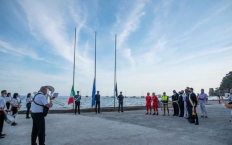 Costiera Amalfitana, domani conferimento della Bandiera Blu a Positano 5 positano celebra il conferimento della bandiera bl 21314