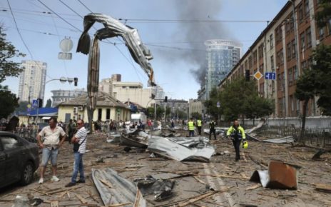 Kiev, missile sull'ospedale Okhmatdyt. Meloni a Washington: "Spaventose le immagini delle bombe sull'ospedale pediatrico 3 1720516527 kiev attacco missilistico