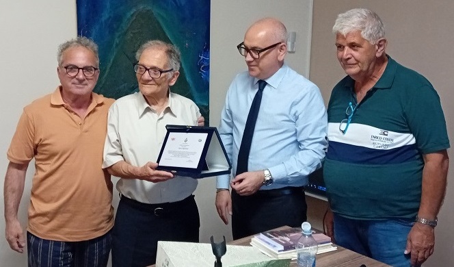 Quadrelle, incontri con la Storia: Pietro Sgambati e "L’Eterna Illusione" 8 6. Attestato Benemerenza a Pietro Sgambati Quadrelle 28.6.2024