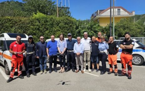 Baronissi, "Boschi Sicuri". Sindaco Petta: "Parte il nuovo Servizio di Avvistamento Aereo Incendi tramite drone" 3 Anna Petta4 1