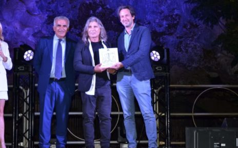 Castelcivita, il Pittore Fernando Mangone riceve il Premio "Grotte di Castelcivita 2024" 5 Michele Cammarano Mangone