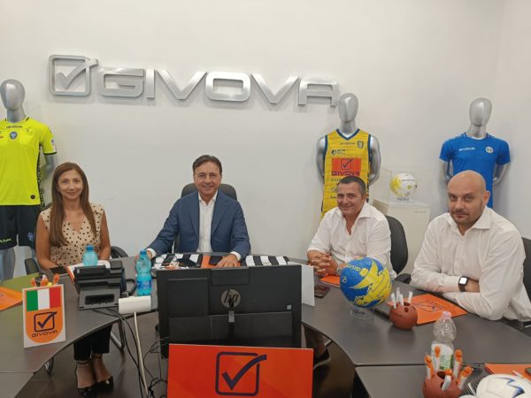 Nola GIVOVA 4