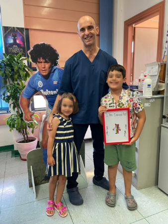Pixels Il professor Ciro Esposito con il piccolo Dastan e la sorellina