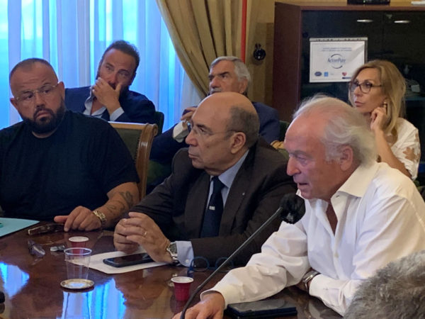 Presidente amato e alcuni soci