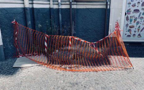 Napoli, municipalità collinare: buche e dissesti "reperti storici" 7 Vomero piazza Vanvitelli buca recintata da mesi