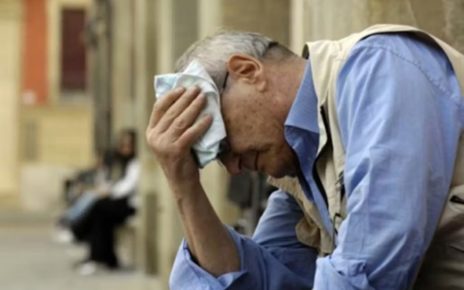 Brusciano, emergenza caldo: al via campagna di informazione per i cittadini vulnerabili 4 anziani caldo