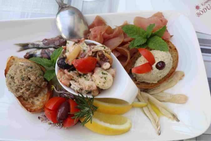 Festa grande per le nuove stelle Michelin della Croazia 7 piatto di pesce di Pag