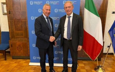 Ex Ilva, Spera (UGL Metalmeccanici):”Ottima notizia, ora può e deve ripartire l’acciaio” 3 spera ugl minitro urso