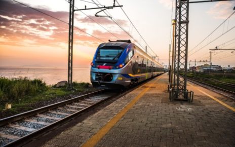 Campania, Linea storica Napoli-Salerno. Cammarano (M5S): "Continua l'odissea per i pendolari" 5 treno trenitalia 2