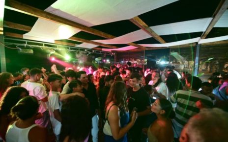 Casal Velino, Ferragosto nightlife: al Modis il primo Martini Summer Party d'Italia con Sean Gray 4 Modis 1