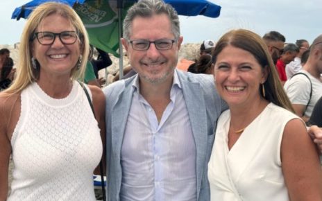 Napoli, centinaia di firme raccolte contro l’autonomia differenziata nell’iniziativa promossa a Mappatella Beach 5 raccolta firme autonomia mappatella 13