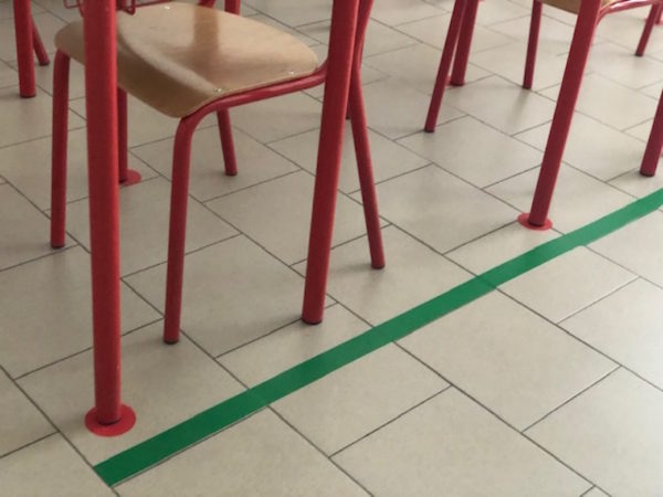 scuola sicurezza banchi classe aula generica studio