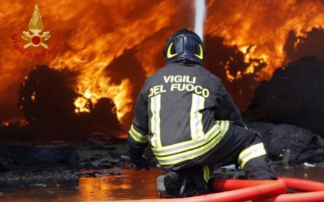 vigili del fuoco fiamme