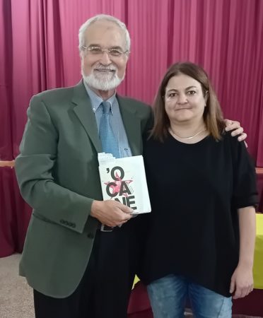 Castello di Cisterna plaude a Luigia Bencivenga e al suo “O’ Cane” 6 1. Antonio Castaldo con Luigia Bencivenga autrice romanzo O Cane presentato a Castrello di Cisterna 28.9.2024