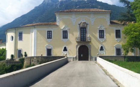 Mercogliano, al via la Cerimonia delle Premiazioni del VII Concorso di Poesia e Arte “Ai Tuoi Piedi” dedicato alla Madonna di Montevergine 6 20230224163718 palazzo abbaziale di loreto 2