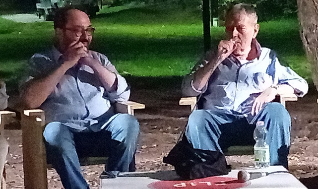 3 Mario Visone e Angelo De Falco . FLiP Presentaqzione libro sui Zezi di Mario Visone Pomigliano DArco 29.8.2024