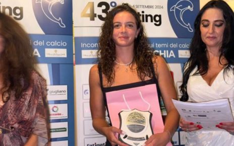 Meeting di Ischia, la nuotatrice bacolese Viola Scotto di Carlo “Messaggero di Napoli nel mondo” 6 456121646 484661294380205 3426270364440570904 n
