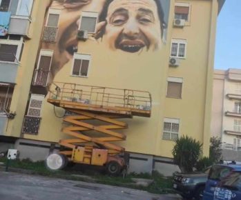 Il Re della Tammorra torna a casa: un murale celebra Marcello Colasurdo 3 461218588 920392003447691 5442182642619632015 n