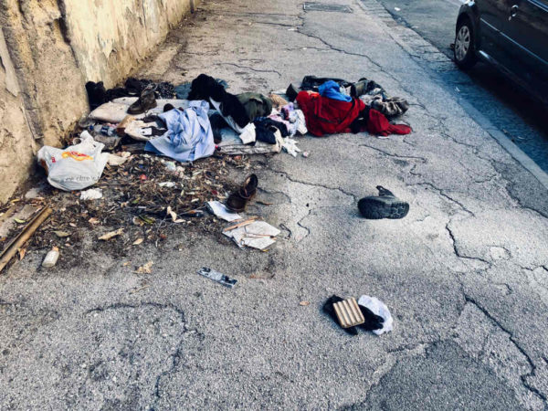 Napoli, Vomero: anche a settembre strade sporche, pure con ingombranti 4 Arenella via Tarantino rifiuti abbandonati