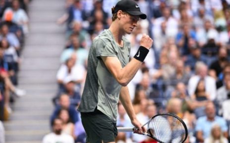 Jannik Sinner: ad un passo dalla storia agli US Open 5 Jannik Sinner avanza alla fina 1045x698 1