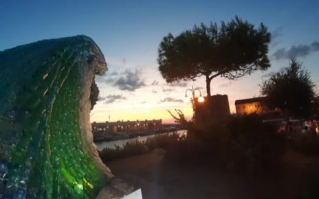 Campania, Fondazione Angelo Vassallo Sindaco Pescatore: “A Pollica è stato cancellato l’ultimo ricordo di Angelo Vassallo nel giorno dell’anniversario della sua morte” 4 La grande Onda