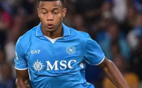Napoli rapina armata al calci