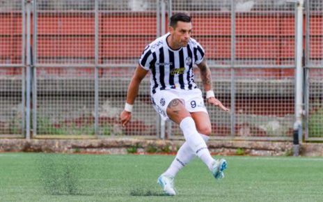 Calcio Dilettanti - Il Nola fa 4 su 4: battuto nel derby il Pomigliano 4 Pomigliano Nola Marco Credendino