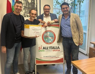 Napoli, Ottomila firme contro l'autonomia differenziata. Annunziata (PD): "Ferma opposizione alla riforma che mina l'unità nazionale" 3 pd raccolta firme referendum autonomia differenziata