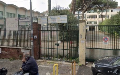 Torre del Greco, 16enne cade dalla finestra di una scuola: è in pericolo di vita 3 torredelgrecoistituto