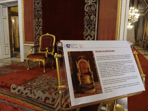 trono in restauro