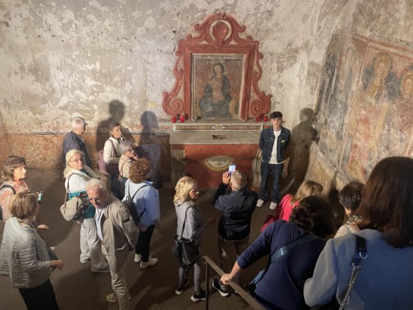 Somma Vesuviana, apre ai turisti il laboratorio d’arte dell’artista Mary Pappalardo nel cuore del Borgo Antico del Casamale 3 005mod