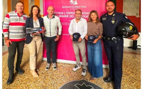 Solidarietà dall’alto: il Sesto Reparto Volo della Polizia di Napoli sostiene la Fondazione Santobono Pausilipon 16 462541730 1463511534341133 2773212703798739886 n