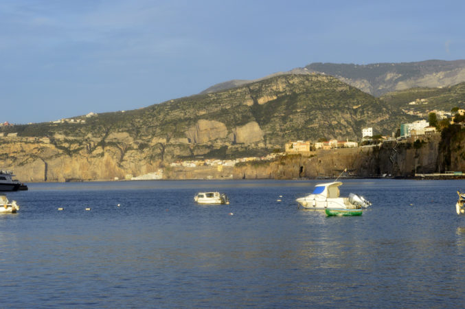 I Monti Lattari dal mare