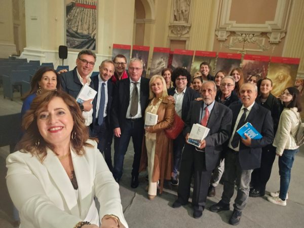 Campania, Fondazione Vassallo: “Il vento tra le mani: il libro-denuncia sul Sindaco Pescatore Angelo Vassallo scuote Napoli e l’Italia" 2 Libro presentazione7