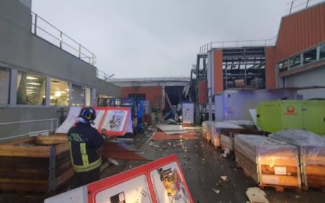 cio che resta dopo la terribile esplosione alla toyota handling di borgo panigale a bologna che ha causato due morti e diversi feriti