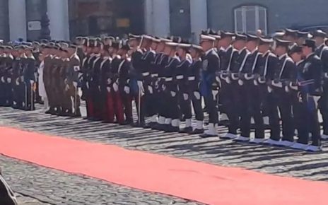 Napoli celebra l’Unità Nazionale e le Forze Armate, prefetto Michele Di Bari: “Questa è la festa degli italiani” 5 6c0b57171a708443725cbb1716052ba3