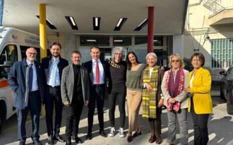 Napoli, il Compositore Giovanni Allevi dai bambini del Pausilpon 10 Il Compositore Giovanni Allevi in visita al Presidio Ospedaliero Pausilipon di Napoli