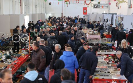 Caserta, Mostra Scambio: all'A1Expò auto, moto e ricambi d'epoca in vetrina 7 Immagine WhatsApp 2024 11 21 ore 16.12.53 4cce6ae5