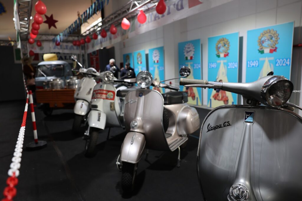 Caserta, Mostra Scambio: all'A1Expò auto, moto e ricambi d'epoca in vetrina 2 Immagine WhatsApp 2024 11 21 ore 16.14.28 2ac9ba23