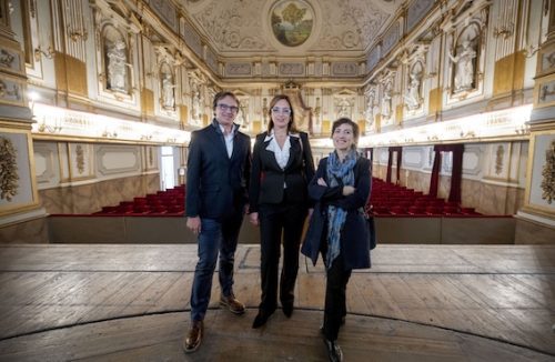 Napoli, Palazzo Reale: il Teatro di Corte apre agli spettacoli. Ristrutturati i camerini per 40 artisti 3 Teatro di corte da sx Vittorino Parente Almerinda Padricelli Paola Ricciardi