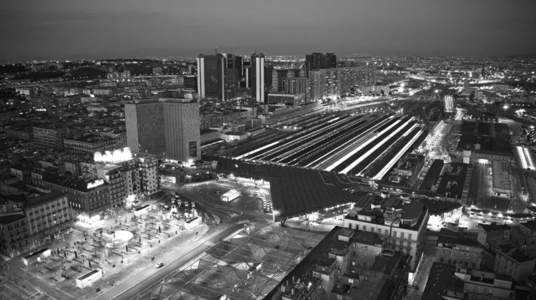 “Scouting Naples”, occhio inedito sulla città nelle opere di Claudio D’Avascio e Cosimo D’Auria 2 piazza Garibaldi drone Scouting Naples