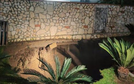 Voragine nella notte a Napoli: evacuate 22 famiglie, disagi in città e nei comuni vicini 5 1734089513038 Voragine Secondigliano