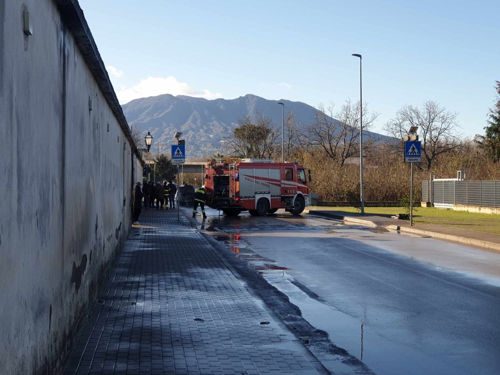 Scisciano, auto in fiamme: conducente illesa grazie al sangue freddo 2 467142774 921006163019956 6862320759208493825 n